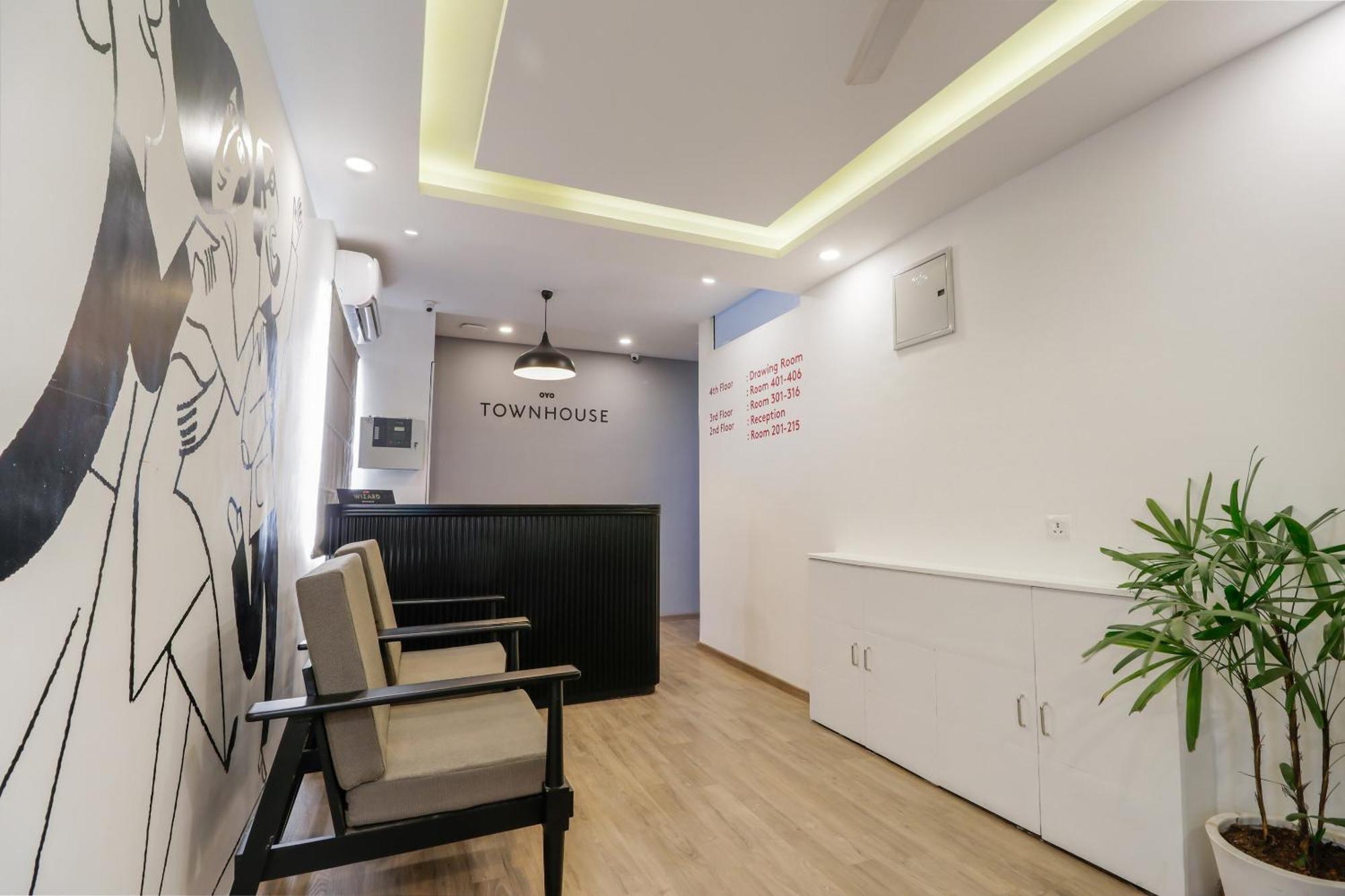 Super Townhouse The Landmark Индор Екстериор снимка