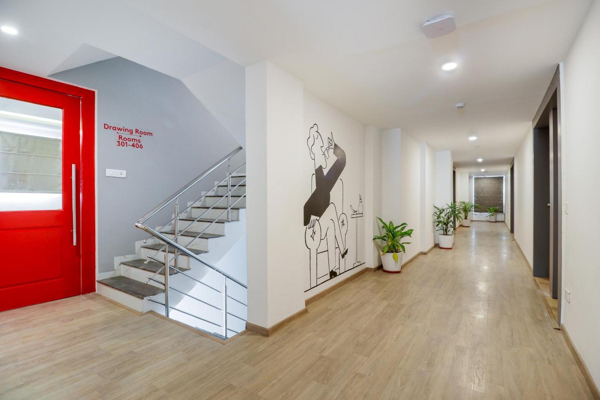 Super Townhouse The Landmark Индор Екстериор снимка