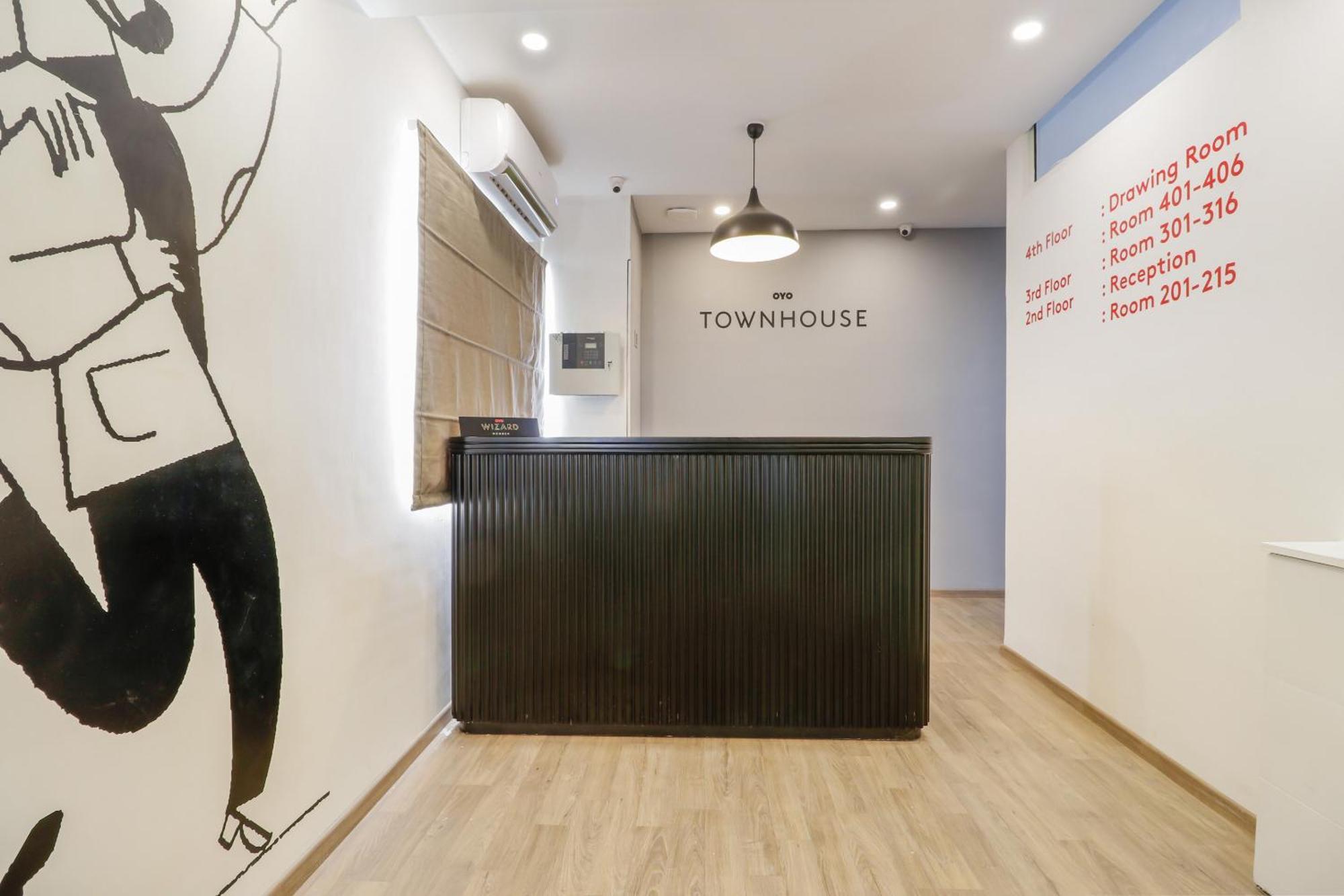 Super Townhouse The Landmark Индор Екстериор снимка